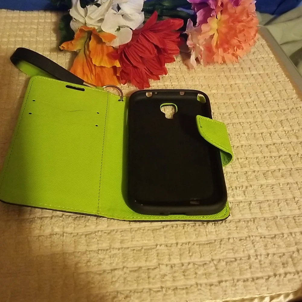 PHONE CASE - Picture 3 of 5